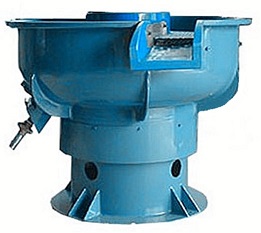 Vibratory finishing machine with Separator